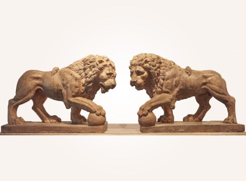 A Pendant Medici Lions