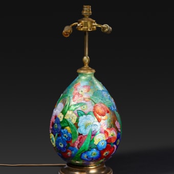 Flower Motifs Lamp