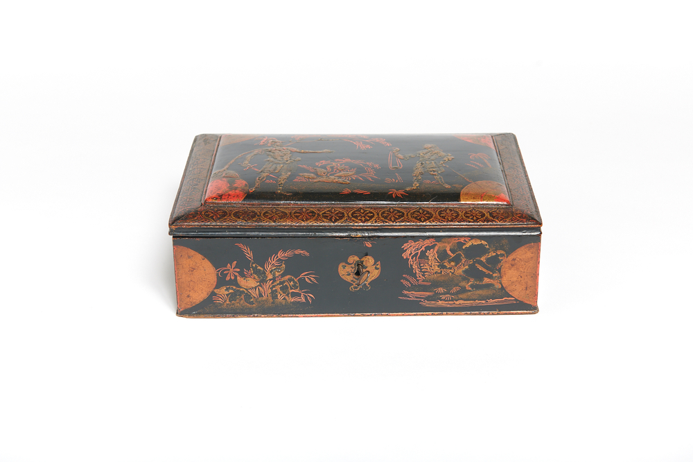 Coffret en laque avec une scène biblique figurative  David et Goliath 