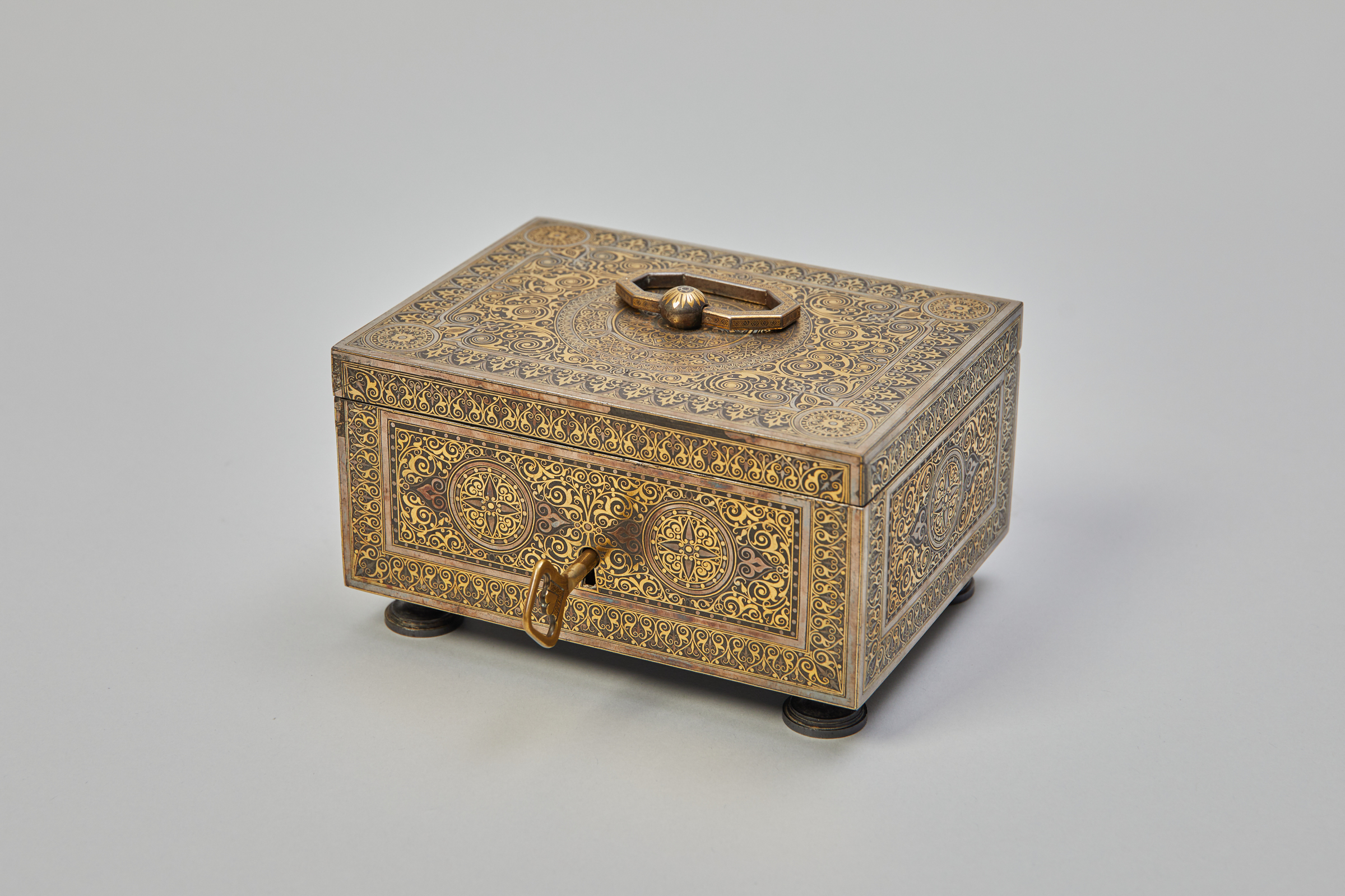 Goldtauschierte Alhambra-Schatulle