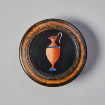 Boîte en or émaillée