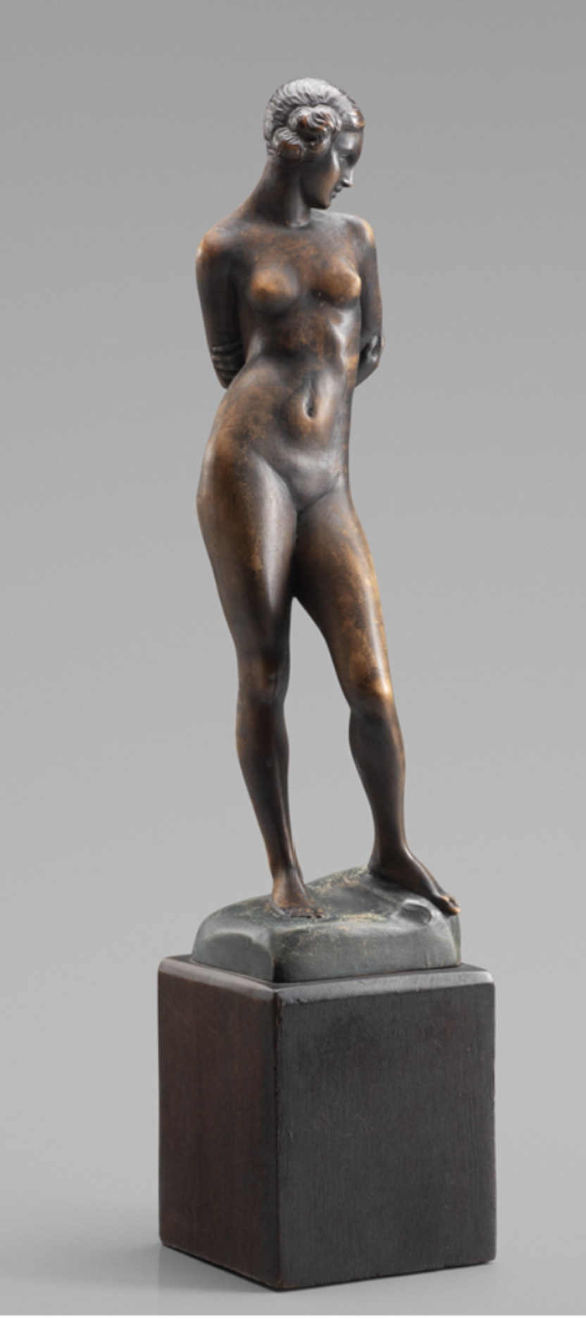 Nu debout (jeune fille)