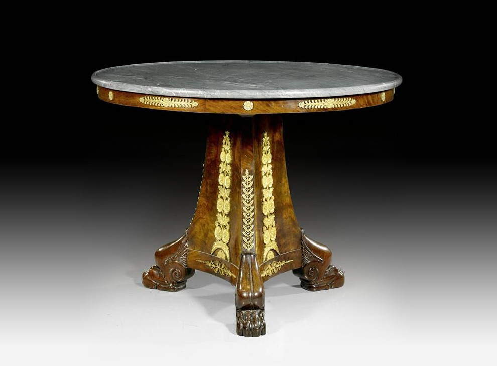 Runder Salontisch
„Aux Pattes de Lion“